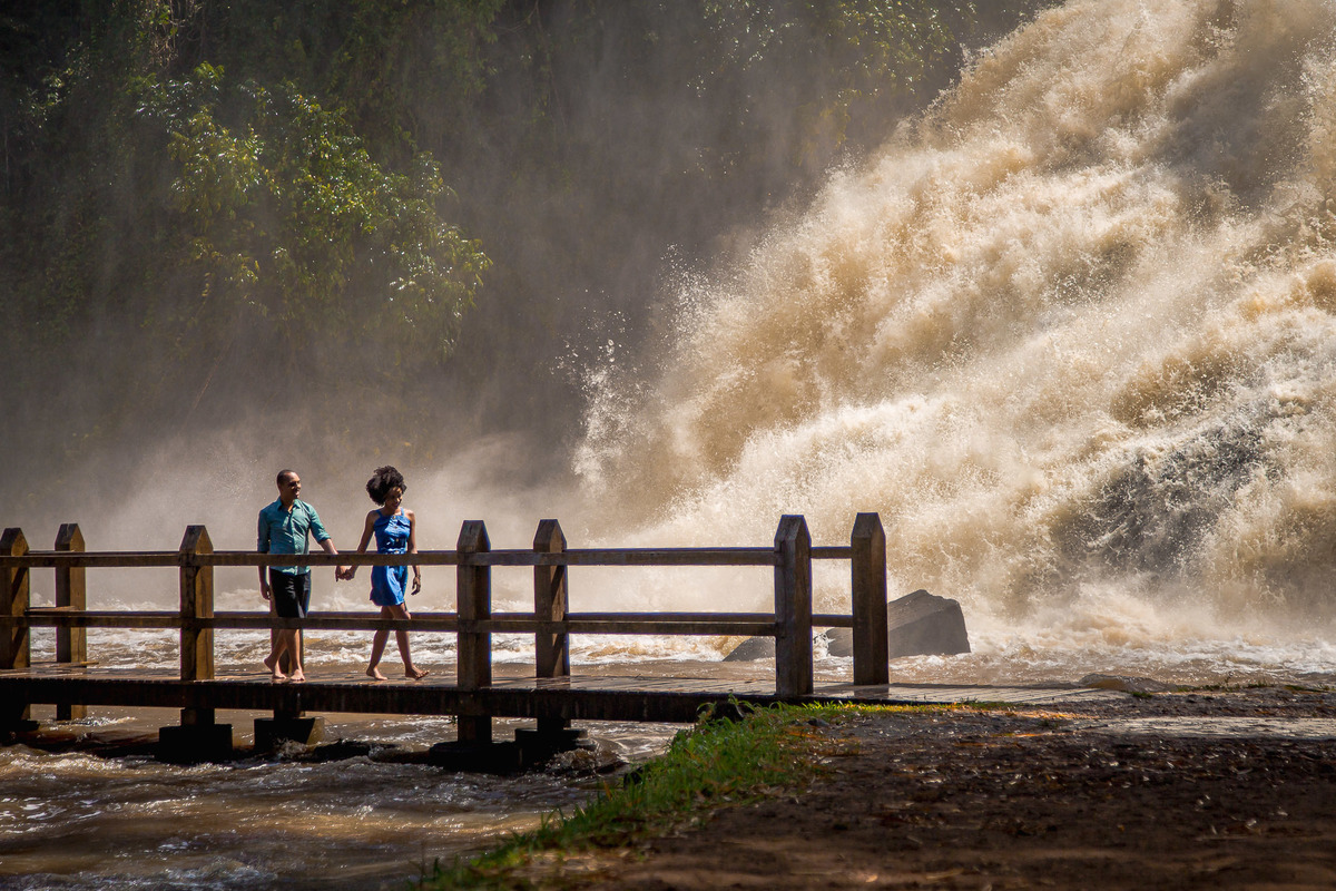 ensaio fotográfico pré casamento na ponte da cachoeira de pancada grande ituberá