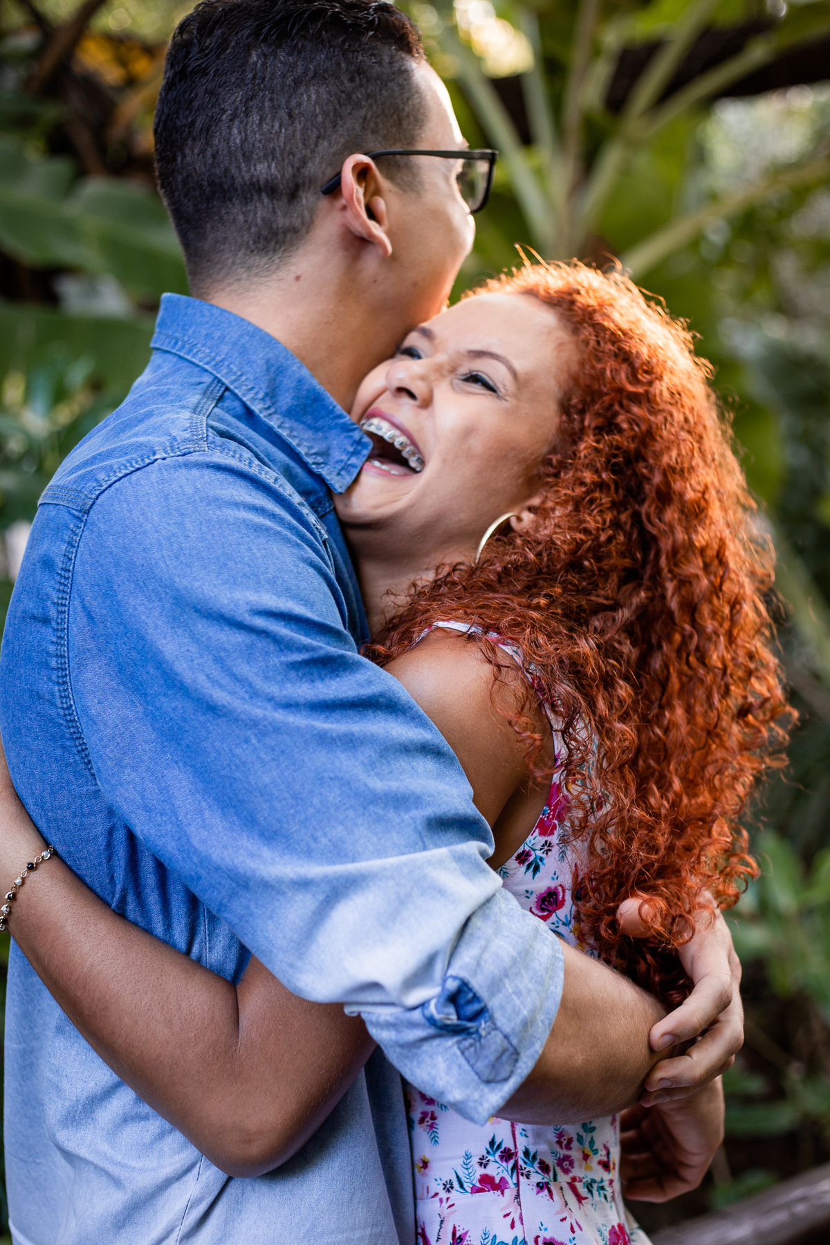 Ensaio fotográfico no parque ecológico de Vilas do Atlântico, foto espontânea de casal