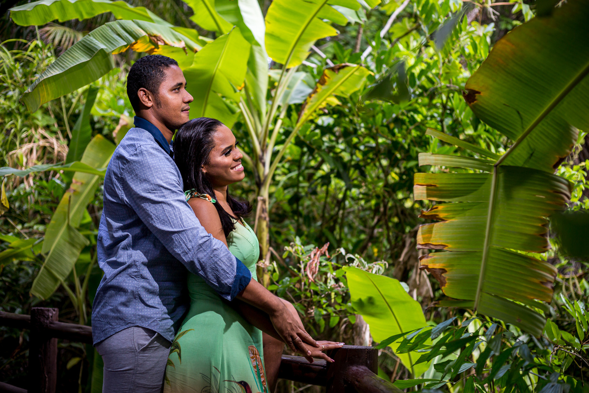 Ensaio Pré casamento com palmeiras em Salvador