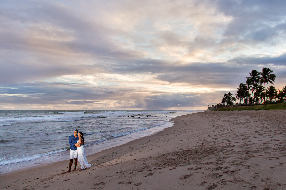Ensaio com pôr do sol na praia de Vilas do Atlântico