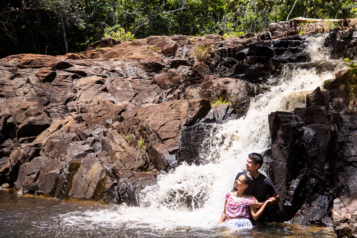 ensaio fotográfico na cachoeira na Bahia