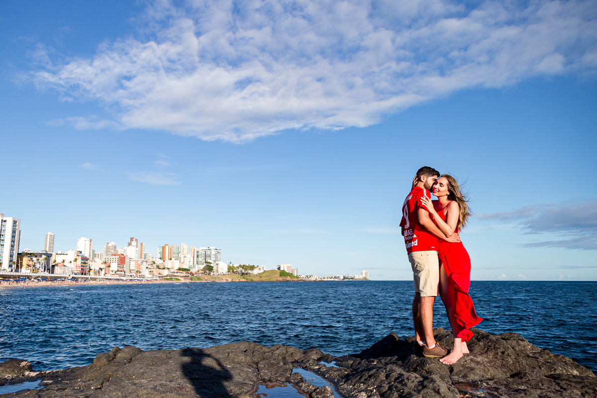 fotografia de noivos no litoral de Salvador - Bahia em ensaio fotográfico