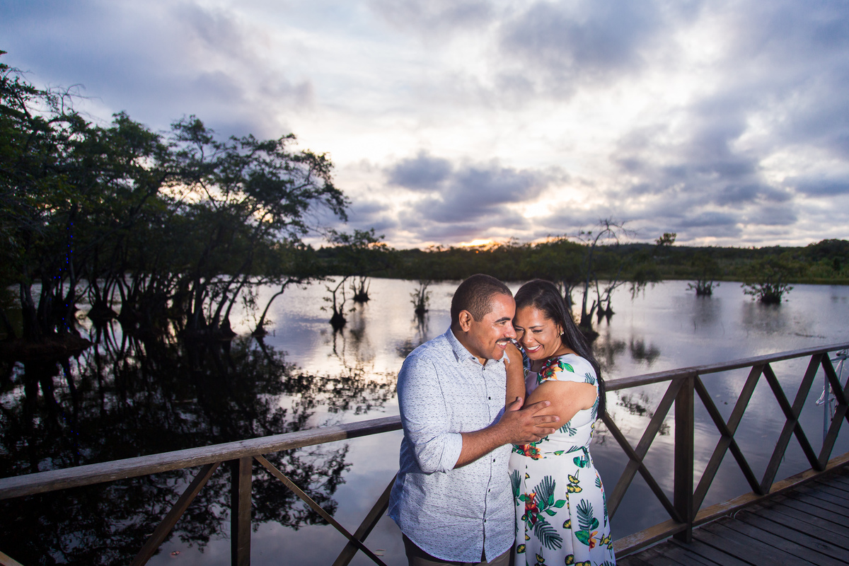 foto no lugar bonito na ponte da praia do forte bahia
