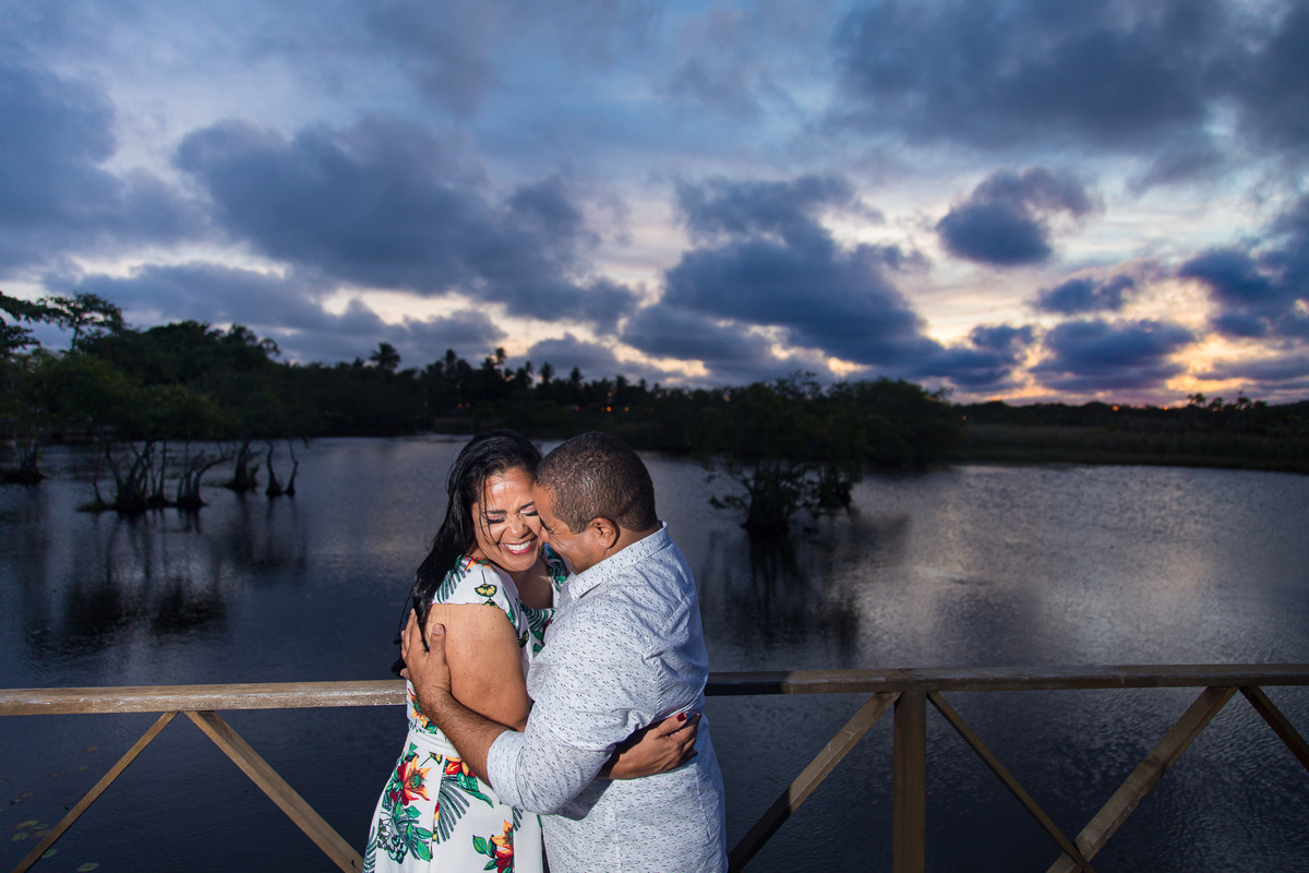 foto na ponte da praia do forte bahia