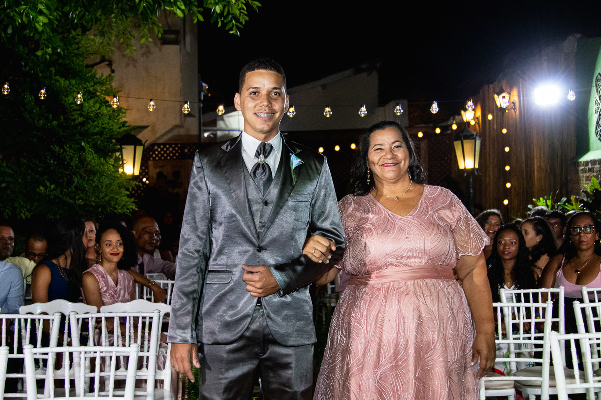 entrada do noivo no espaço quinta da madragoa ribeira salvador