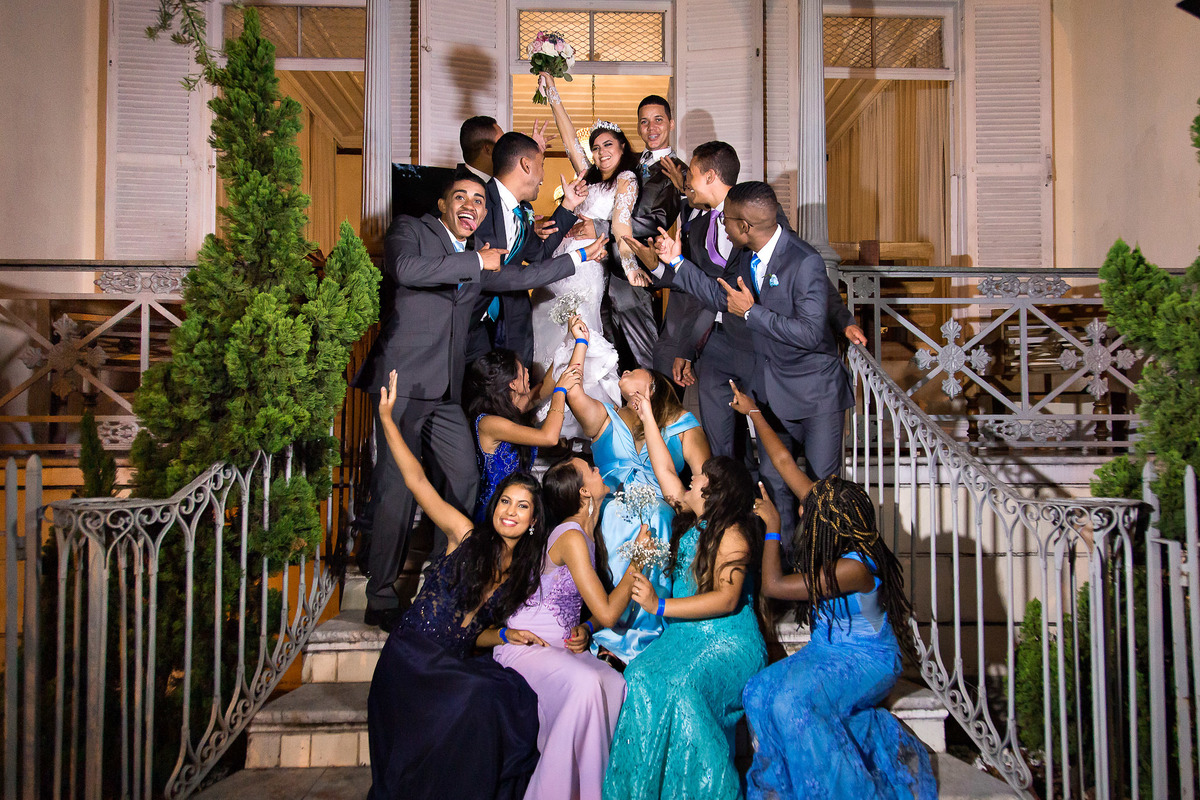 Foto dos padrinhos e madrinhas no Espaço Quinta da Madragoa em Salvador Bahia