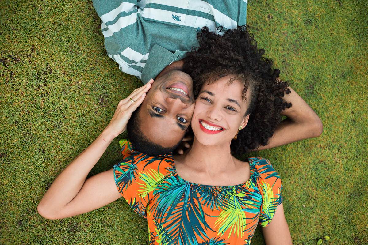 ensaio de casal na praia de Vilas do Atlântico LAuro de Freitas Bahia