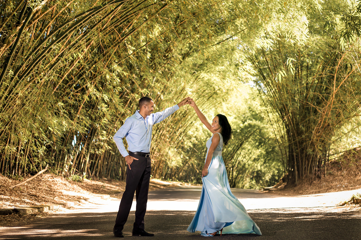 ensaio pré wedding  noivos dançando no bambuzal bahia