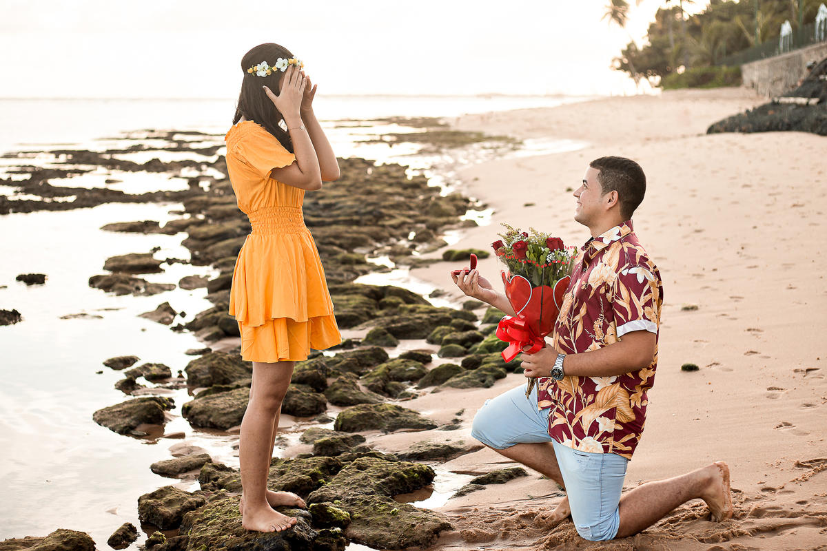 pedido surpresa de noivado na Praia do Forte Bahia
