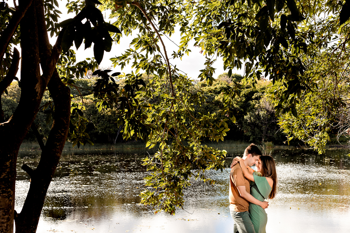 ensaio pré casamento no rio da praia de Guarajuba Bahia