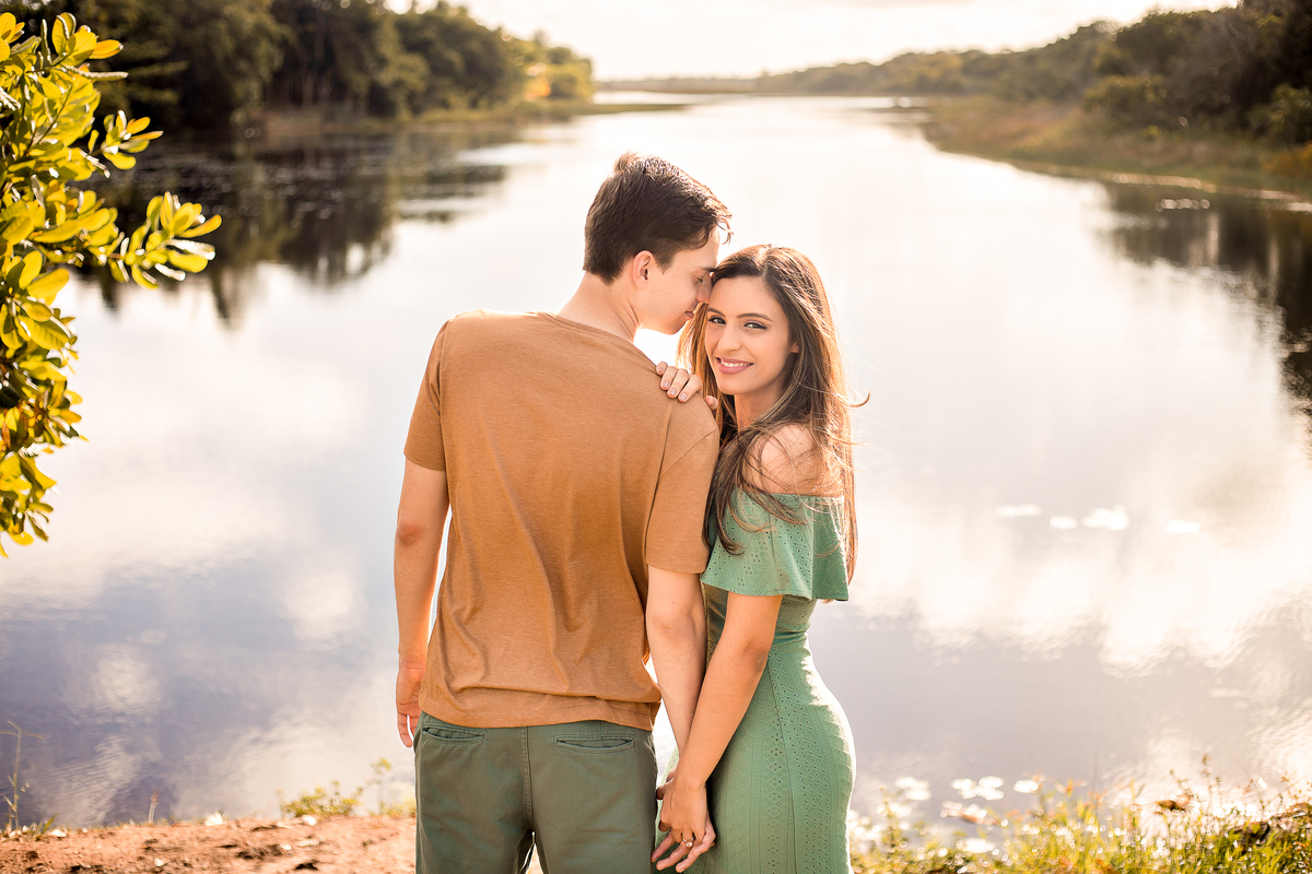 ensaio pré casamento no rio da praia de Guarajuba Bahia
