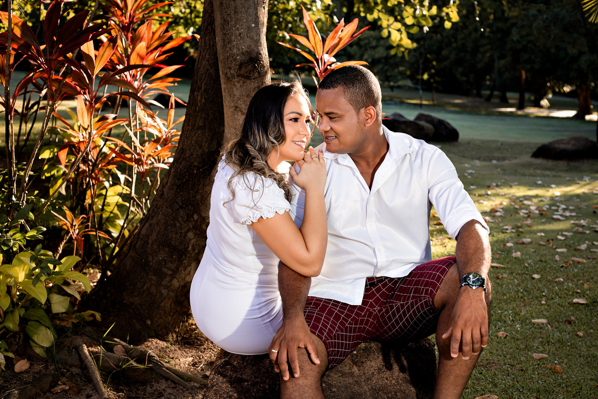 ensaio pré casamento no jardim da praia do forte bahia