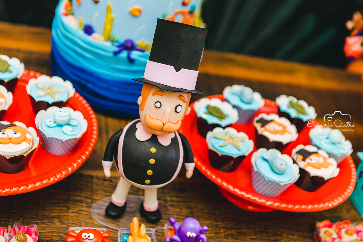 enfeites de mesa e doces decorados de Mundo Bita