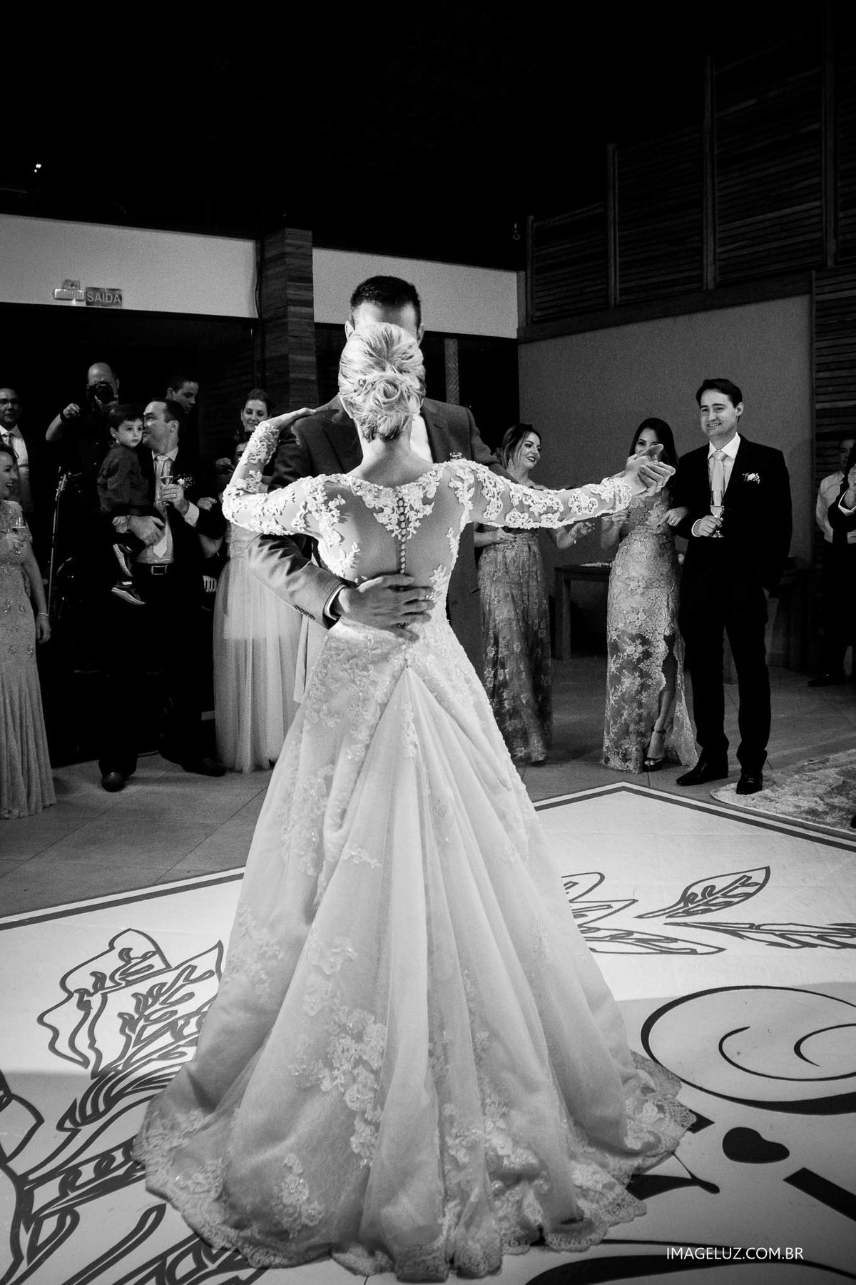 Festa de casamento, a dança.