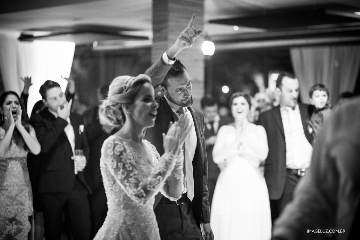 Danças e mais danças.