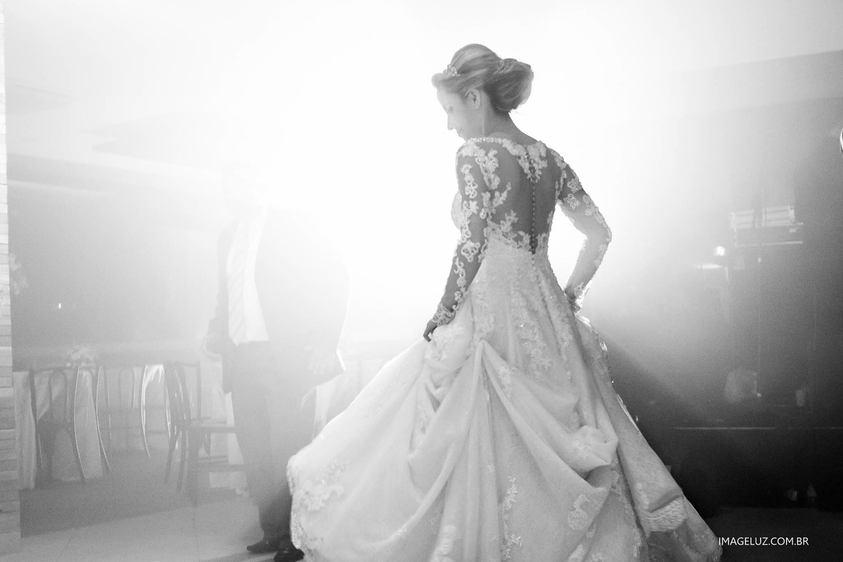 A noiva e uma luz linda.