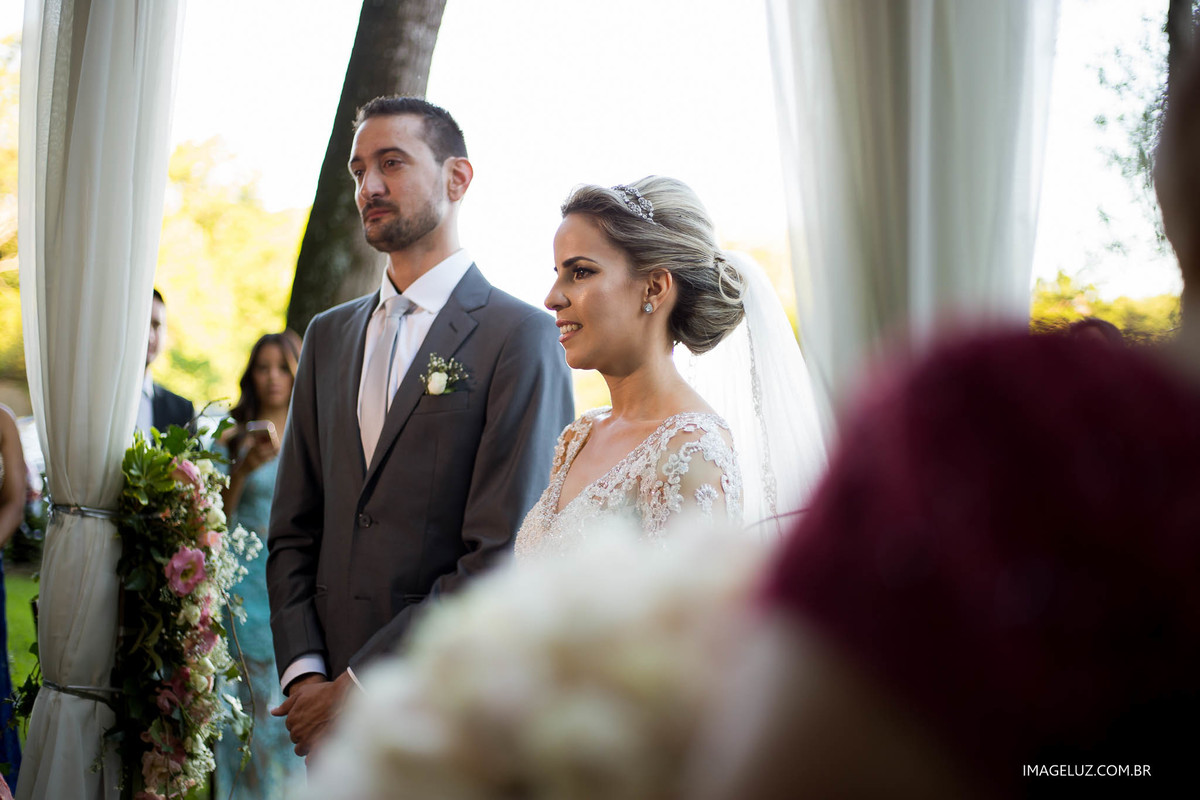 Noivos felizes. Fotografias de casamento em cuiabá