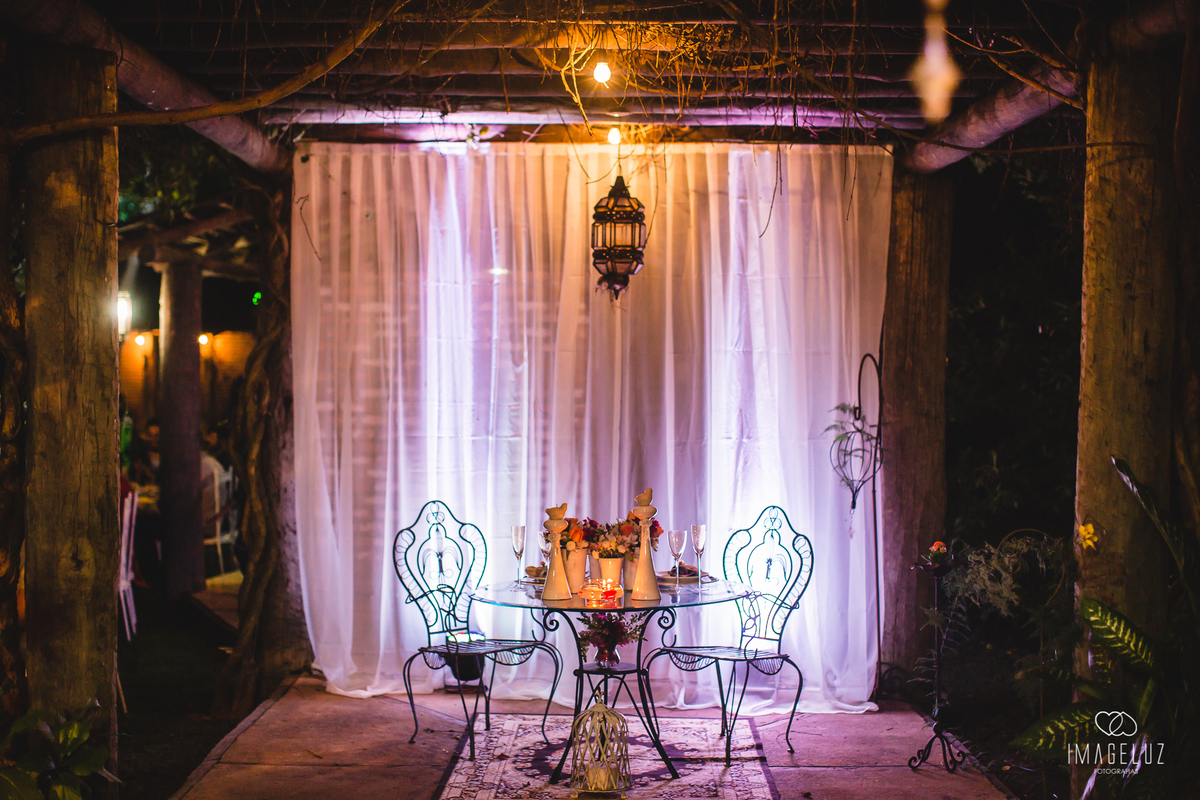pergolado para a mesa dos noivos, em casamento.Fotografia em Cuiabá, Fotógrafo de casamento.