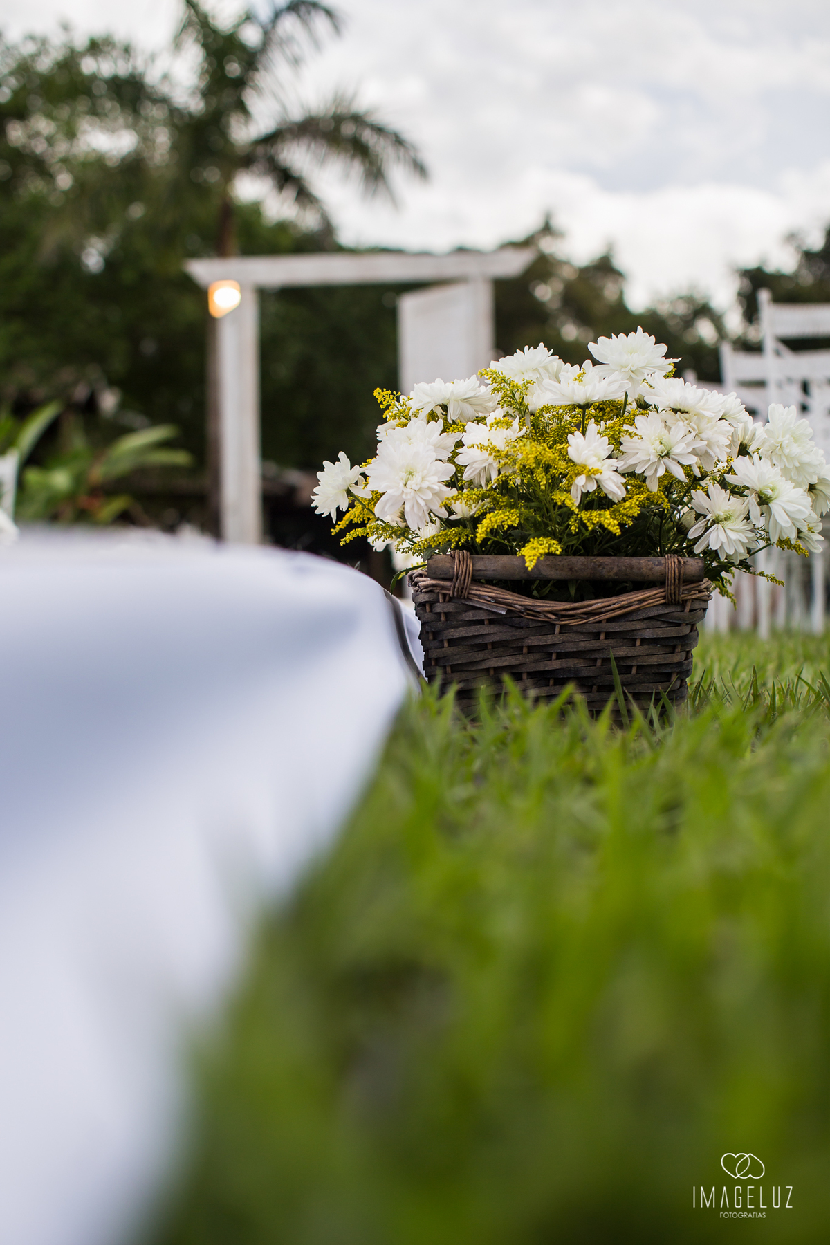 Arranjo de corredor, da decoração do casamento.