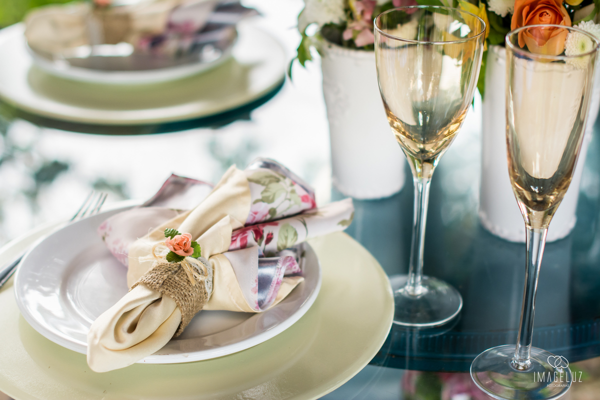 Detalhes da decoração, porta guardanapos e supla lindos