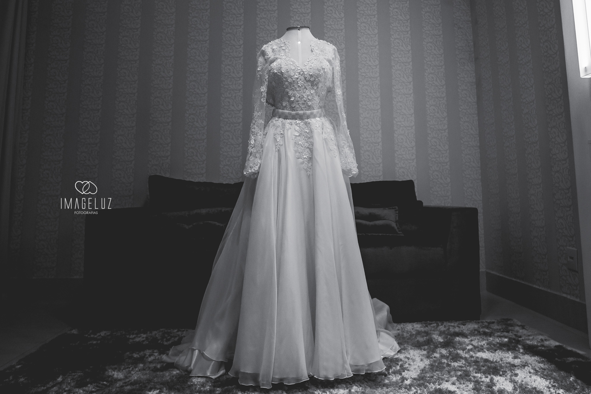 Vestido da noiva, do Ateliê JR Tecidos, para nossa noiva Kauana.