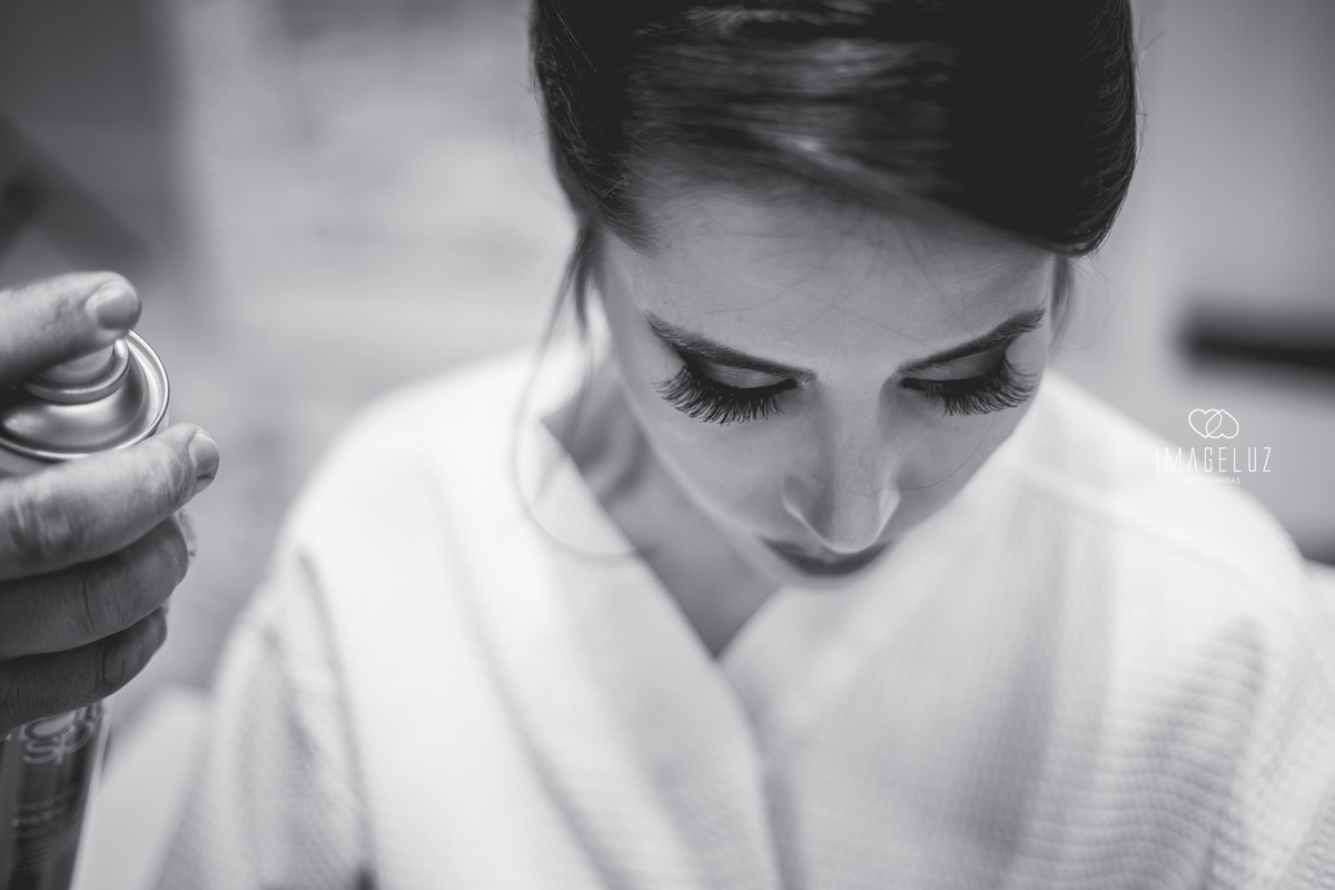 detalhes do penteado da noiva.Fotografia em Cuiabá, Fotógrafo de casamento.