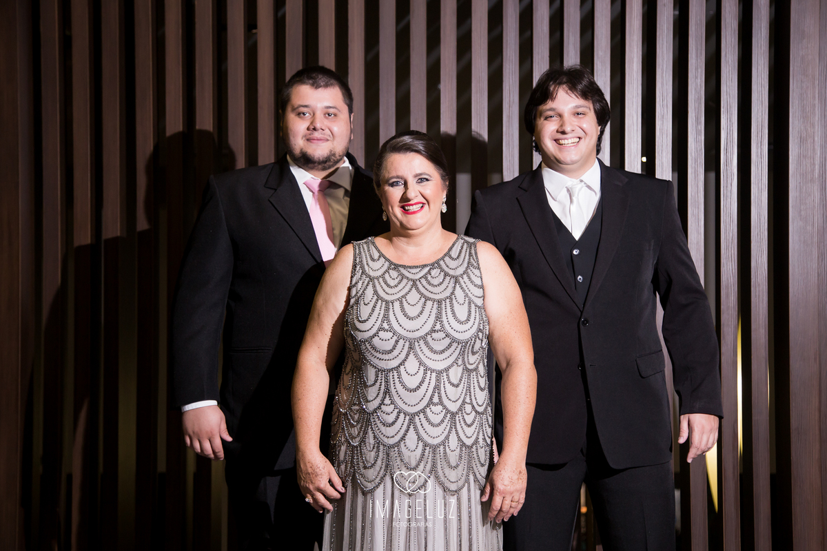 Noivo e sua familia, Mãe e irmão, antes do casamento. 