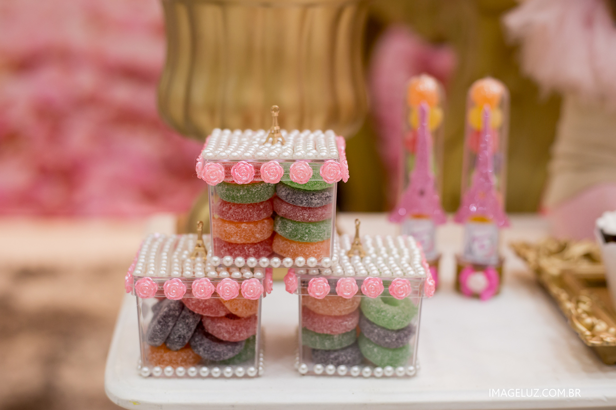 cixinha acrílica com balas de jujuba