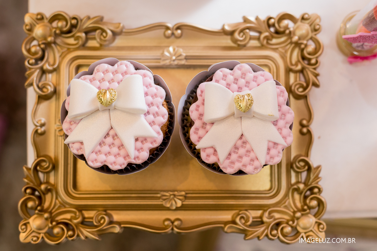 cupcake personalizado com laço