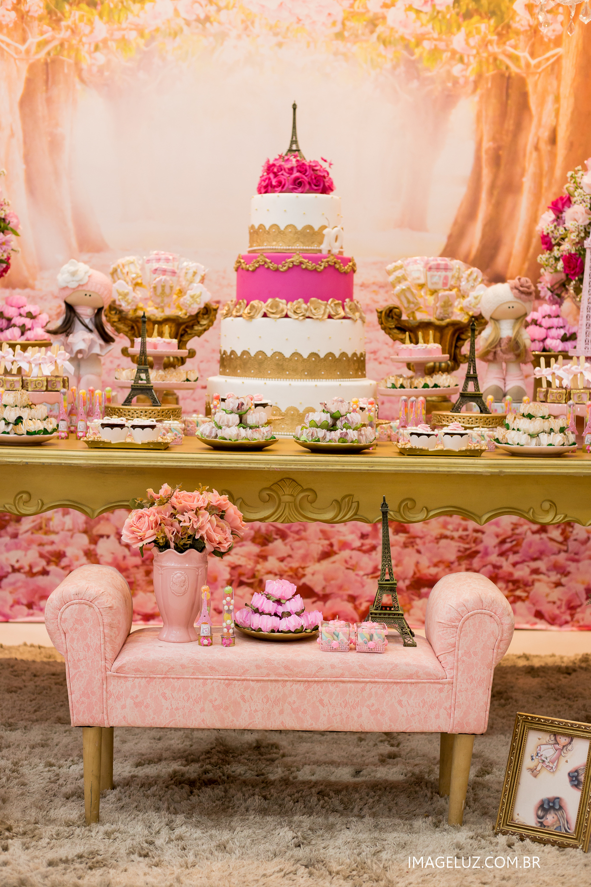 mesa tema paris decoração com detalhes