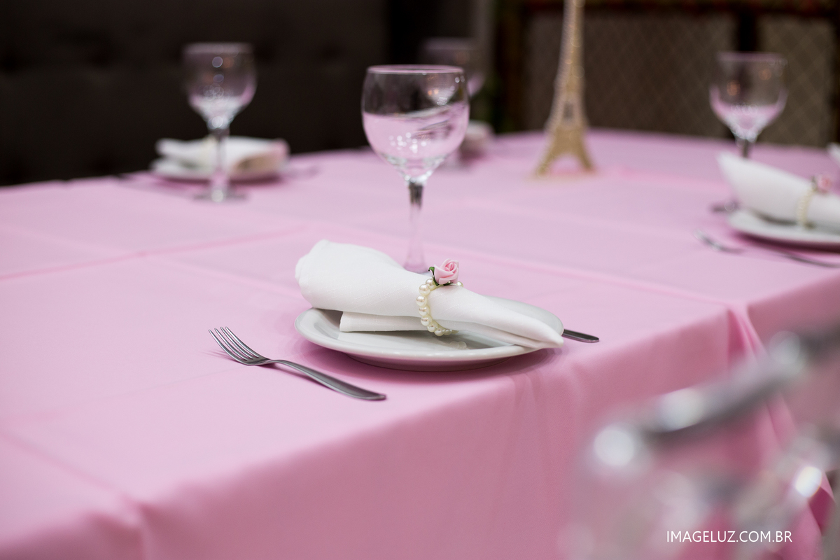 guardanapo de boca com perolas e rosa