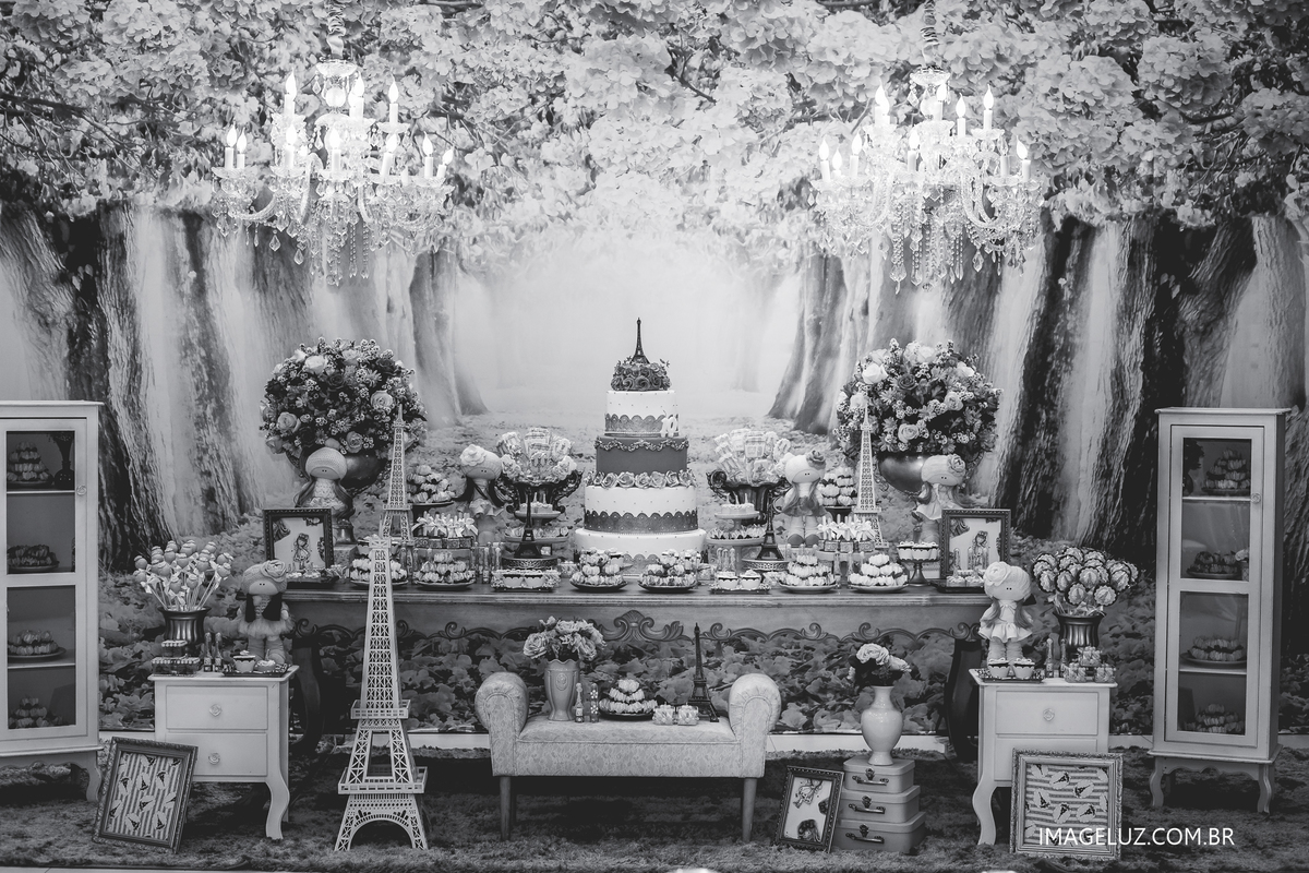 mesa de decoração tema paris preta e branca