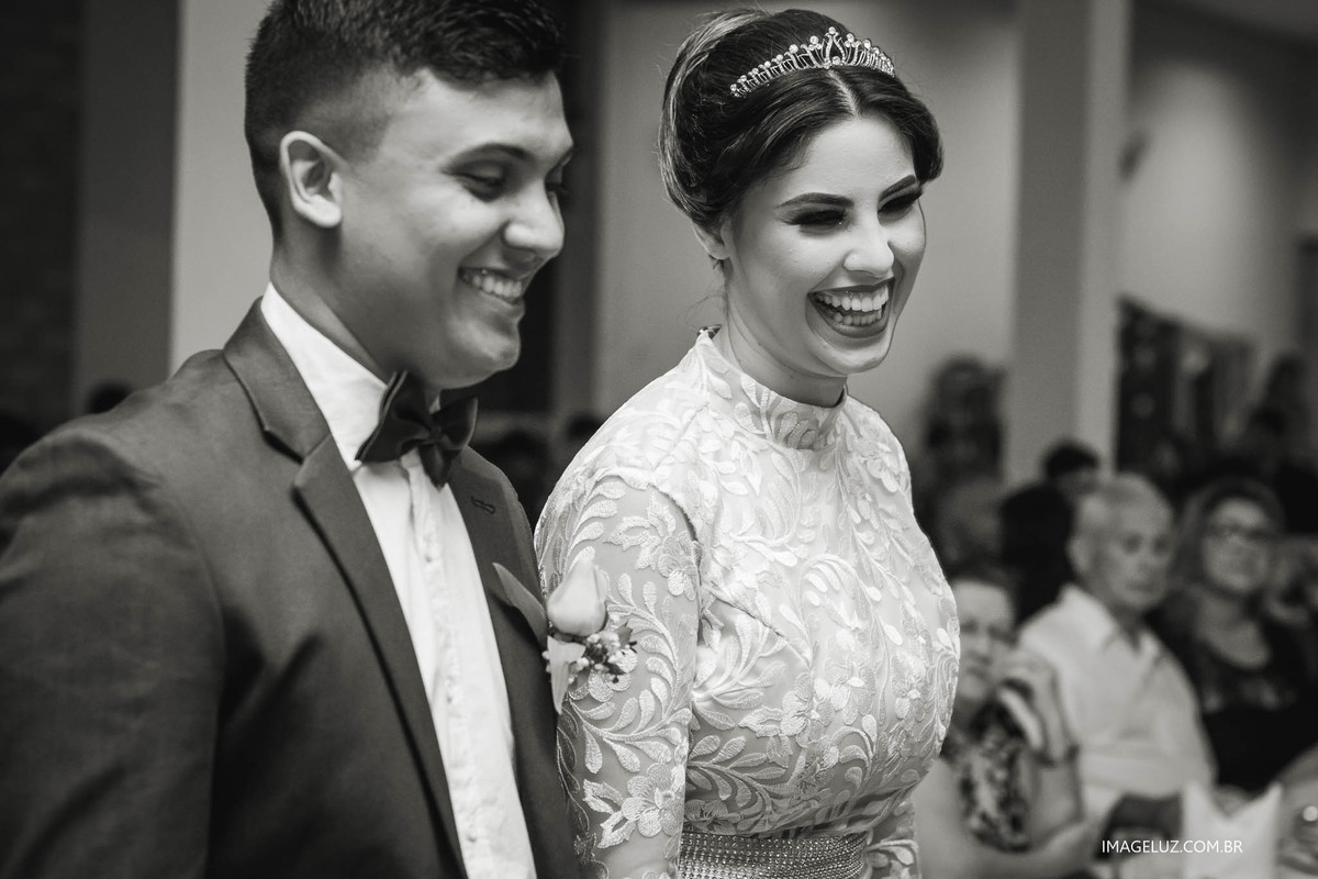 noivos sorrindo 