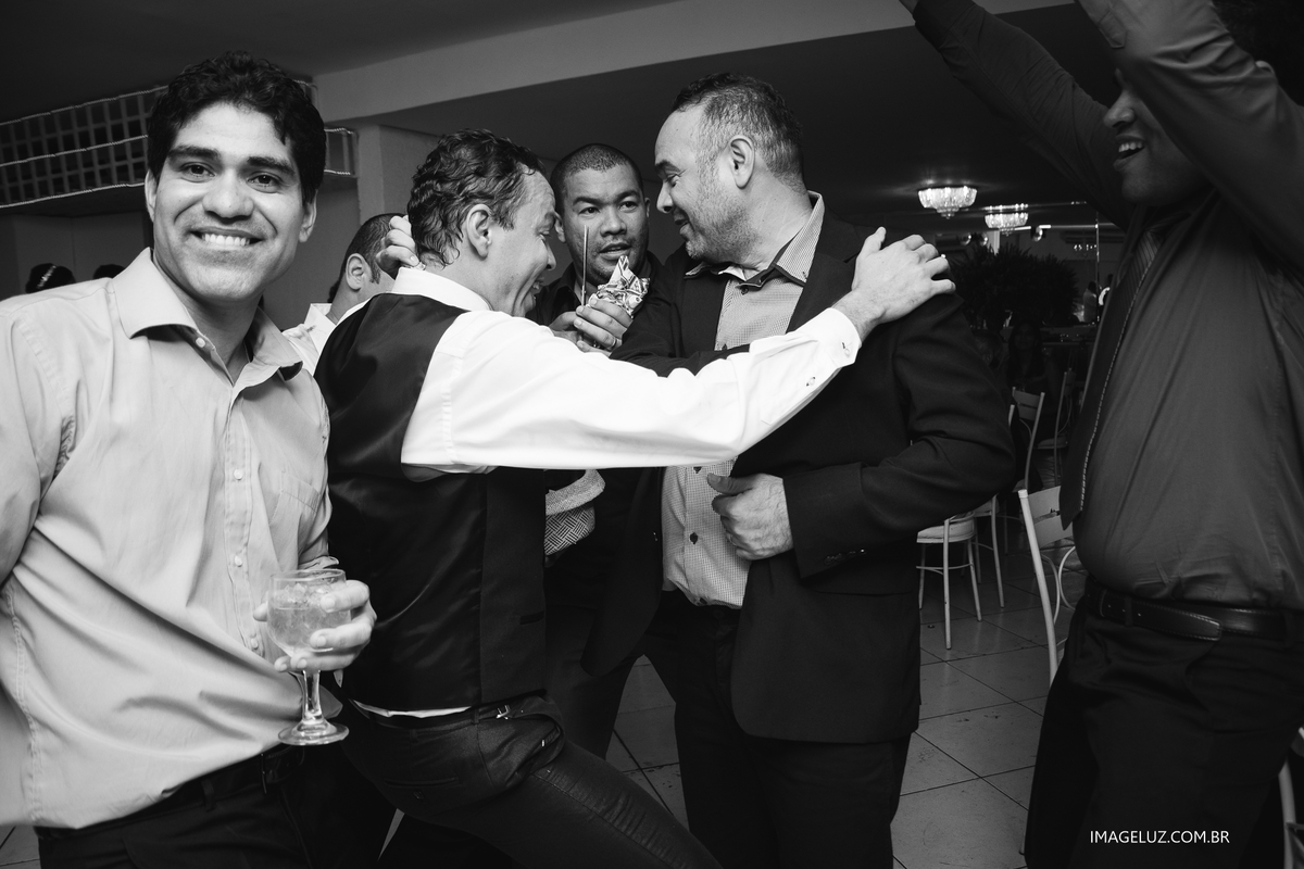 amigos se divertindo