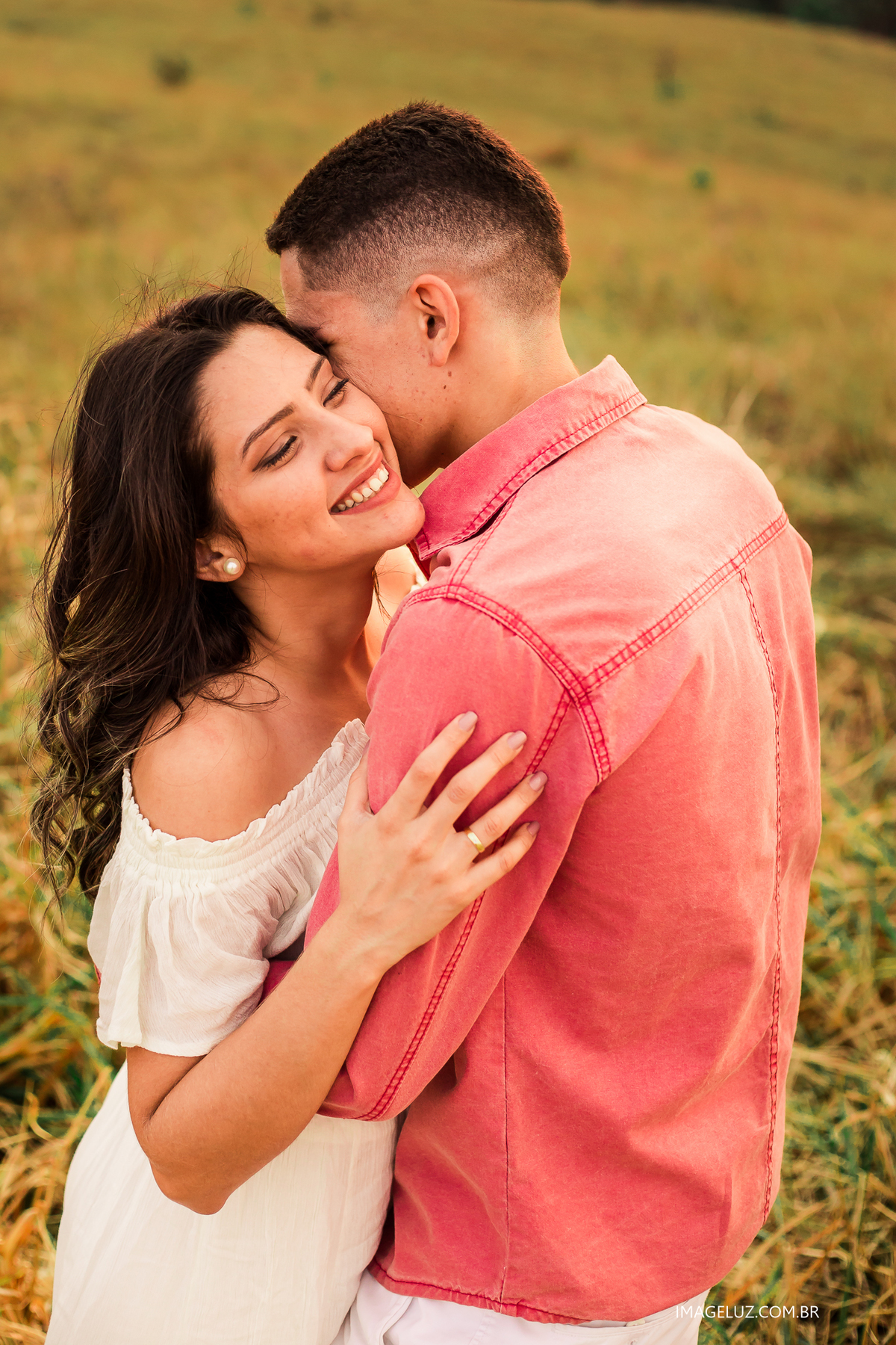 casal namorando no ensaio