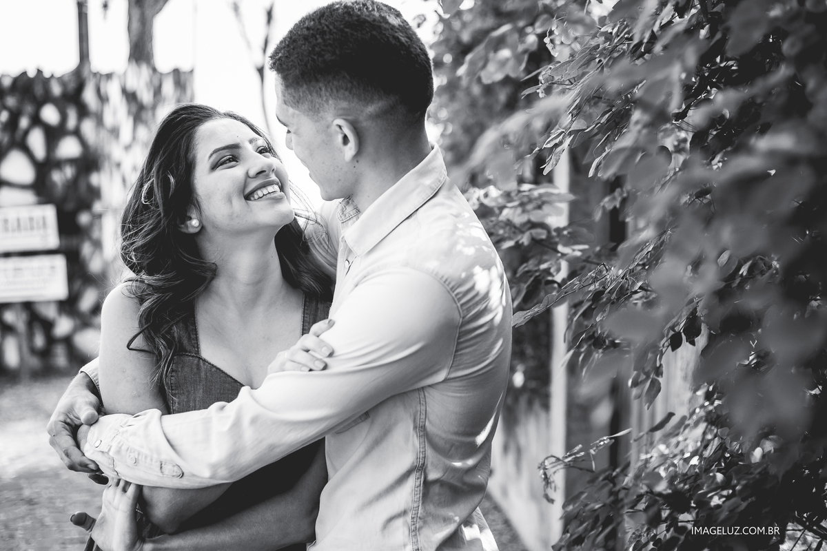 casal sorrindo para fotos da imageluz cuiaba