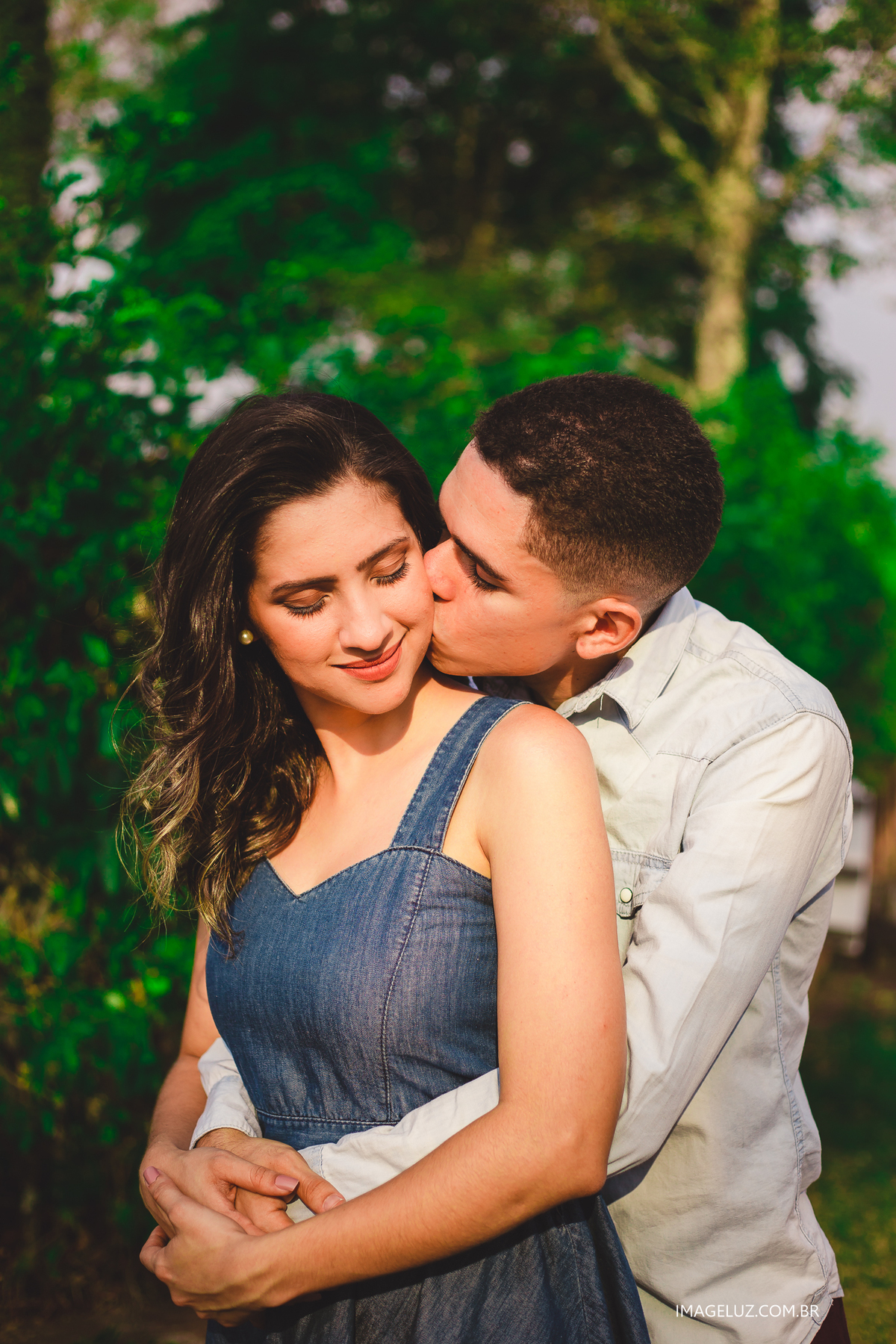 casal cheio de amor em fotos