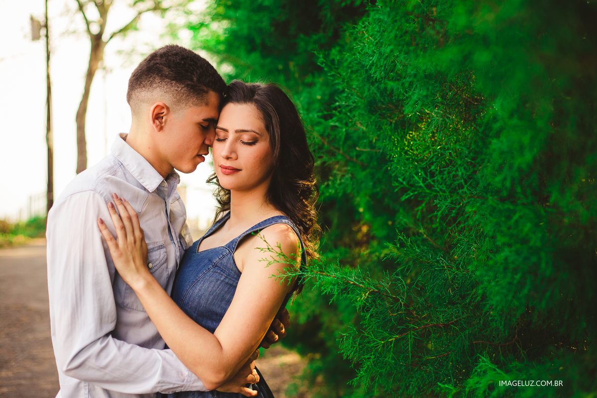casal namorando em chapada
