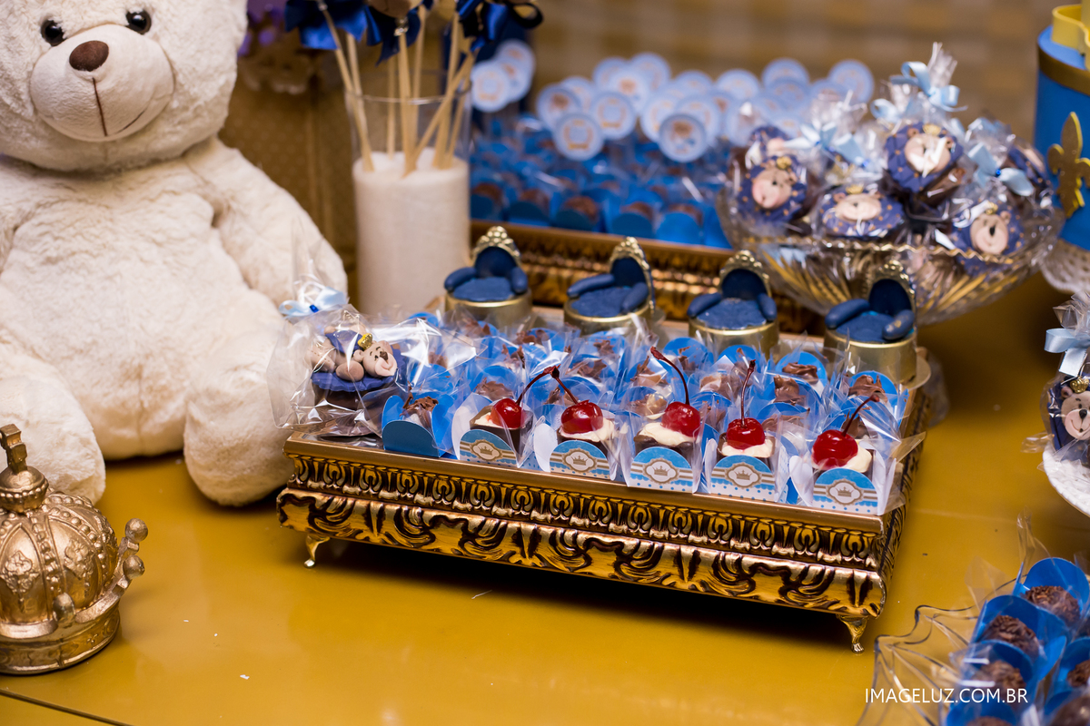 doces personalizados na festa tema principe