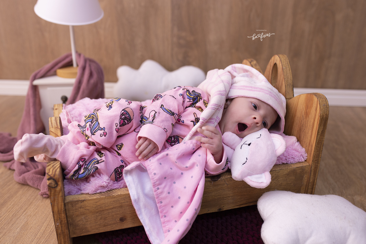 a bebe boceja no ensaio infantil