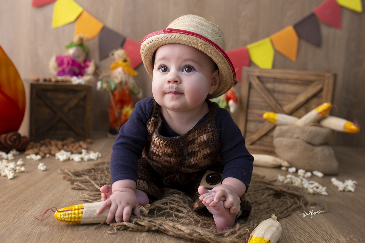 o menino sorri para a fotografa de caxias do sul, ka frias