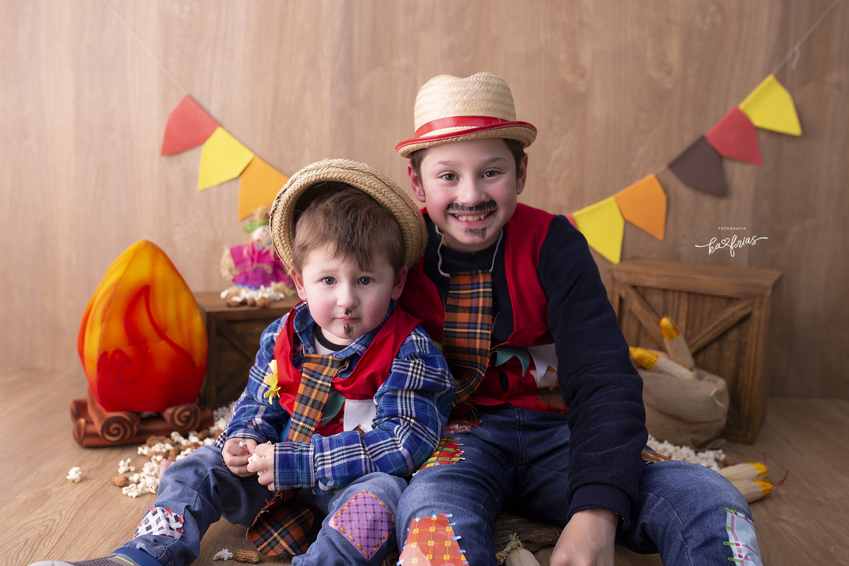 os irmaos posam para a fotografa de caxias do sul, ka frias