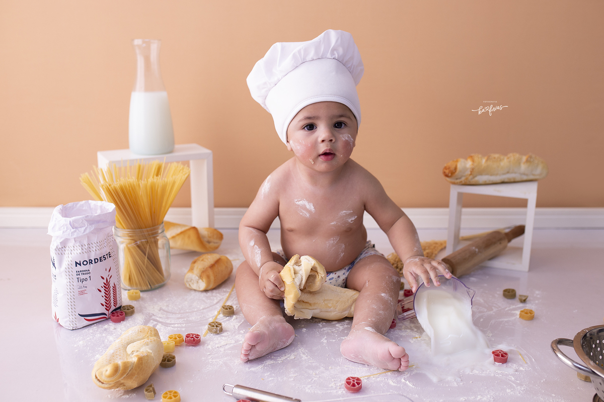 no acompanhamento mensal usamos farinha para o bebe brincar