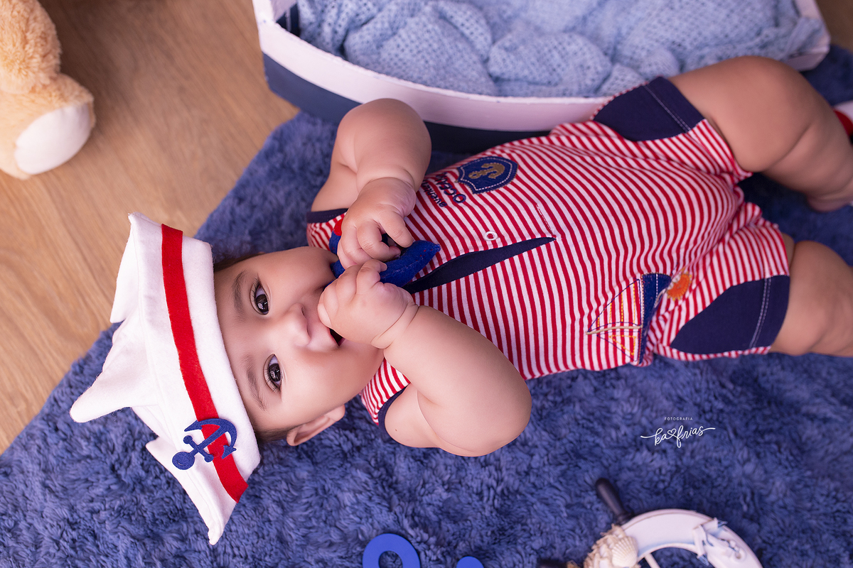 o bebe olha para a fotografa de caxias do sul, ka frias