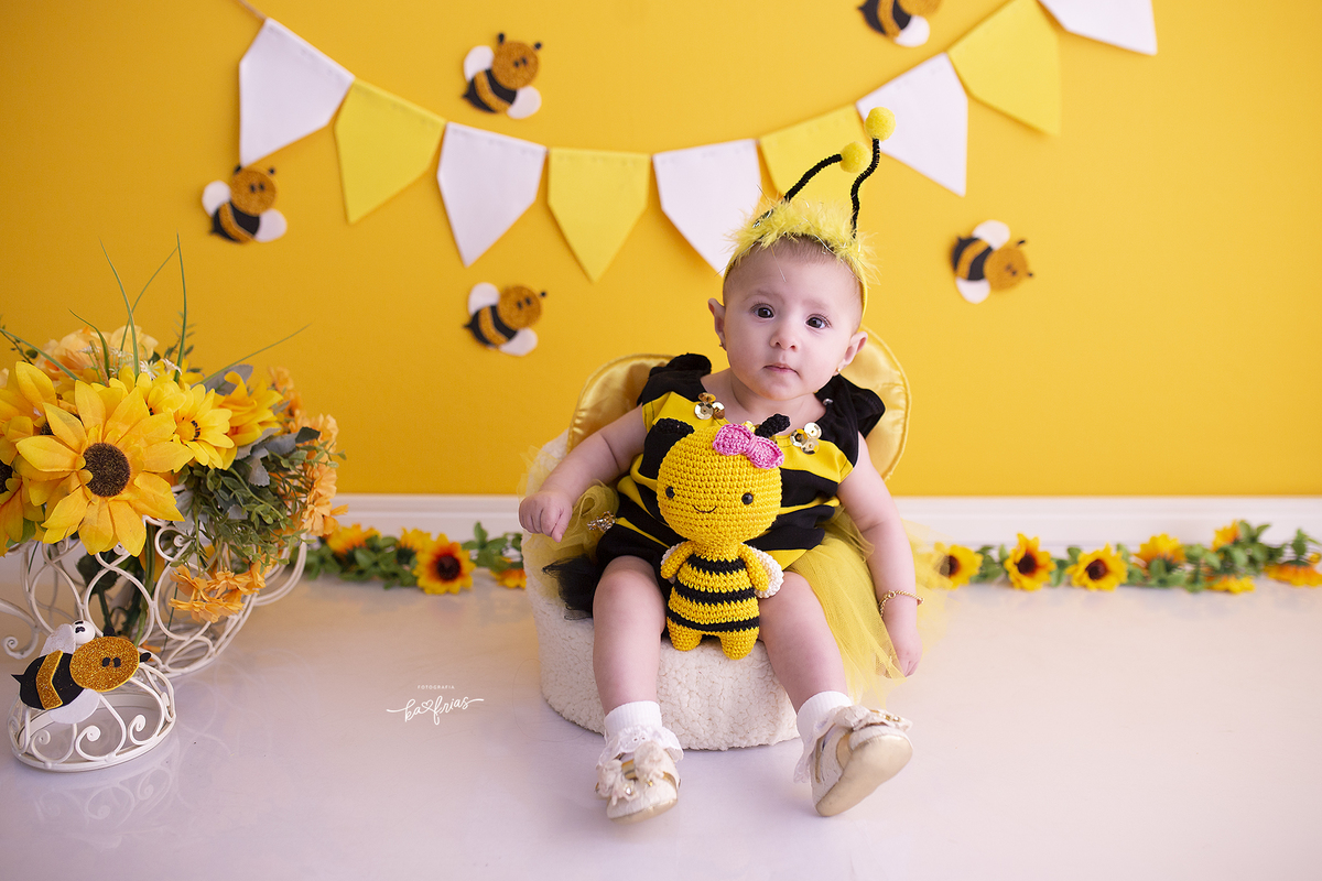a menina olha para a fotografa de caxias do sul, ka frias