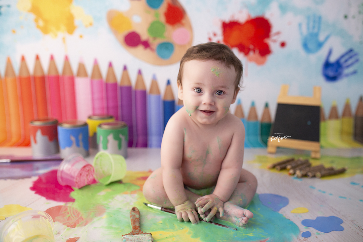 o bebe esta labuzado nas fotos mensais