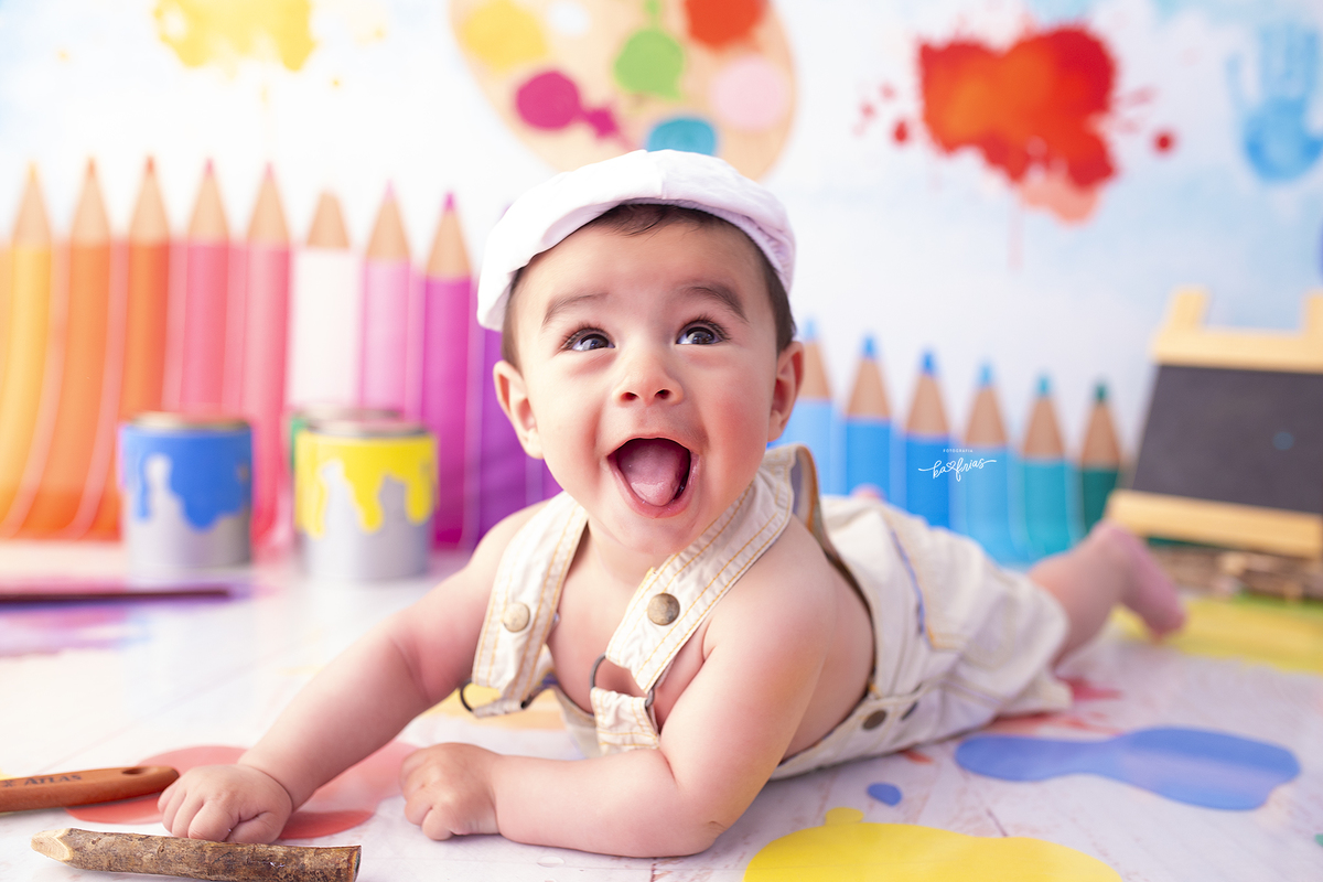 o bebe sorri para a fotografa de bebes de caxias do sul, ka frias