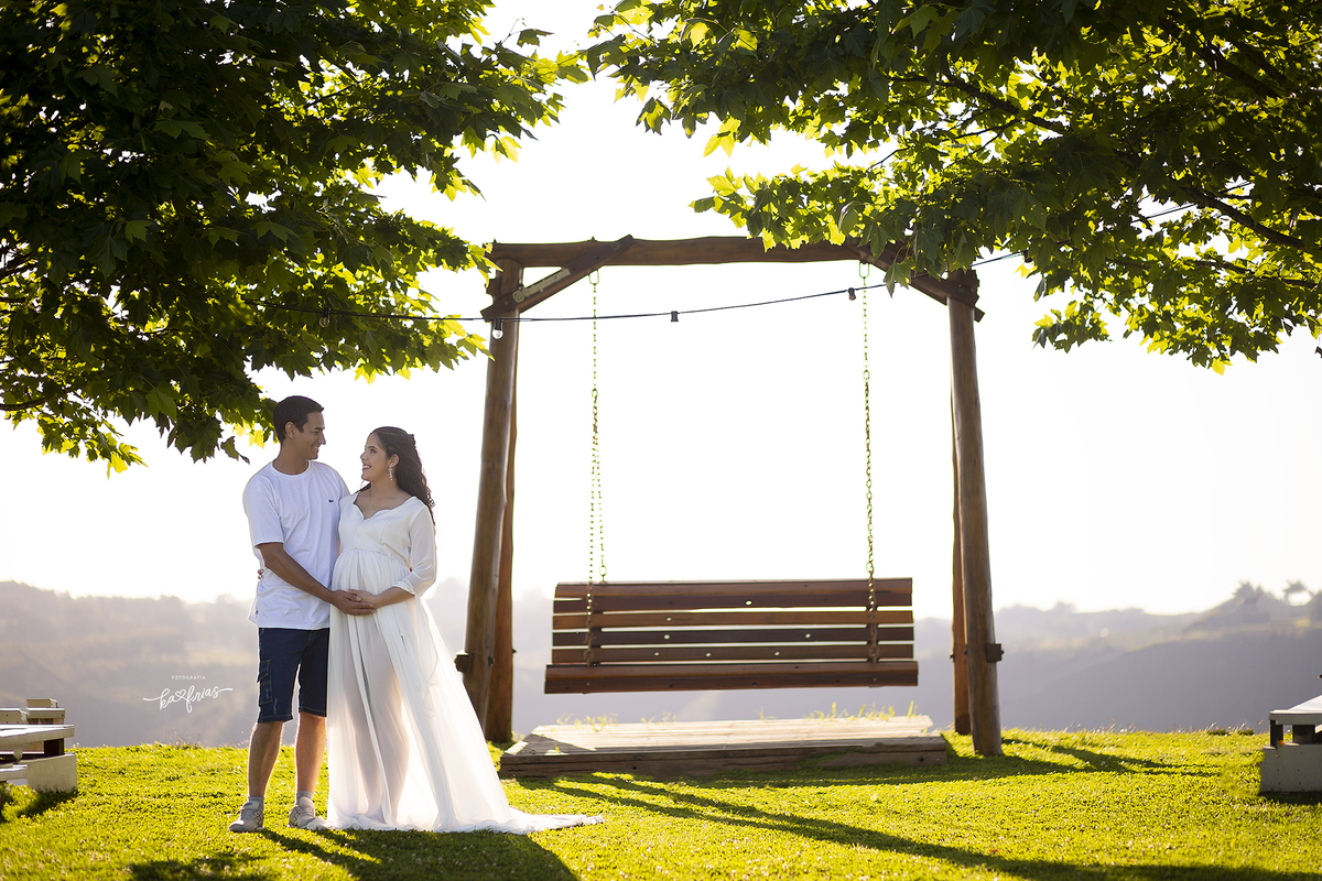 os modelos posam para a fotografa de gestante de caxias do sul, ka frias