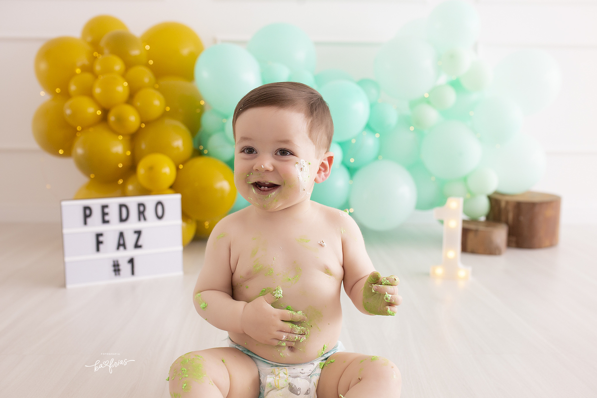 o bebe esta sujo nas fotos