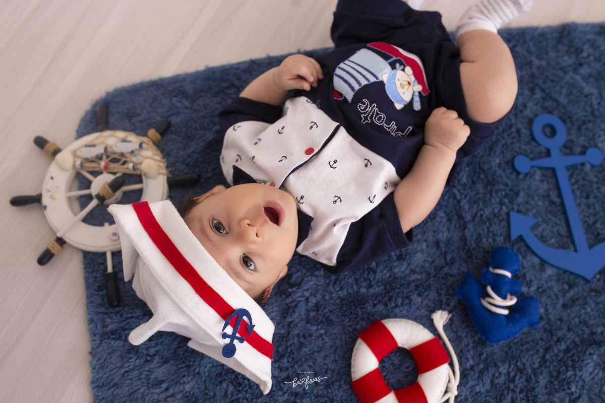 o bebe olha para a fotografa de caxias do sul, ka frias